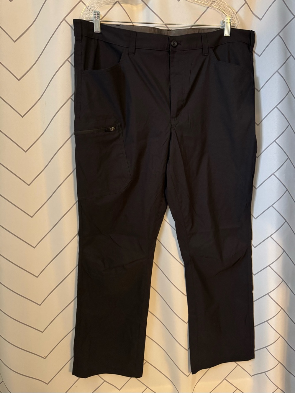 Eddie Bauer Black Cargo Pants with Zip Pocket